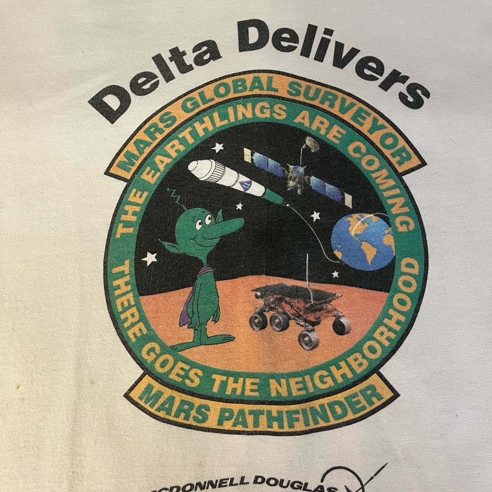 VTG 90s 1996 1997 Mars Pathfinder T-Shirt Delta Delivers McDonnell Douglas NASA - Picture 2 of 14